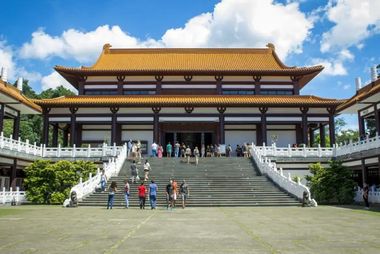 Templo Zu Lai - Conheça o maior Templo Budista da América Latina