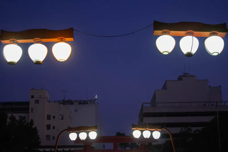 bairro-da-liberdade-sao-paulo-noite-lanternas