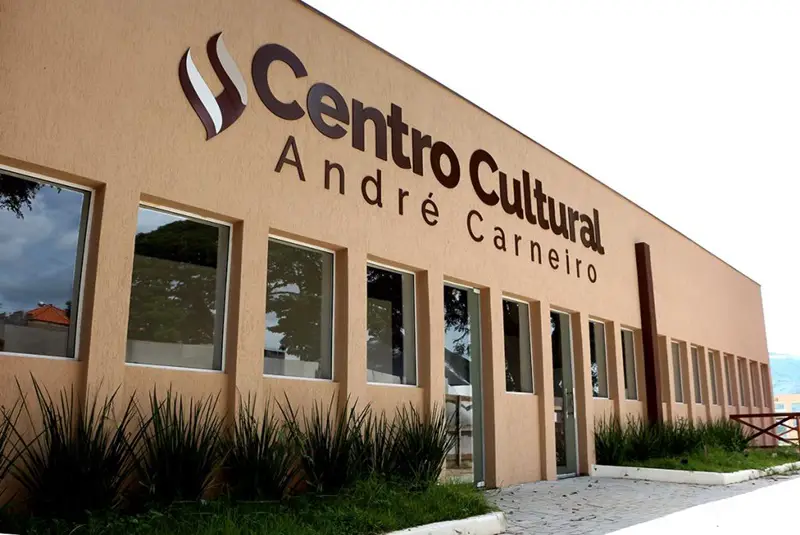 centro-cultural-andré-carneiro